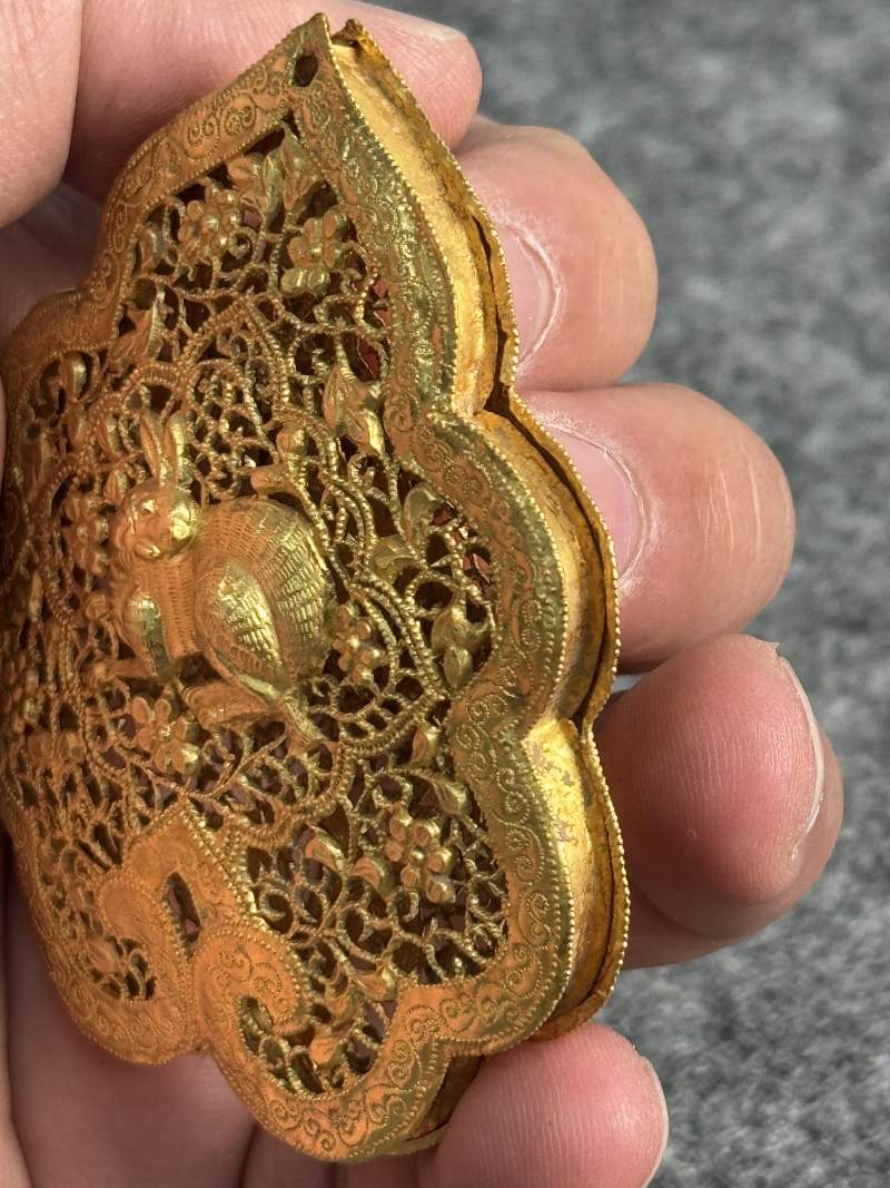 明 金質鏤空兔紋香囊 - 图5