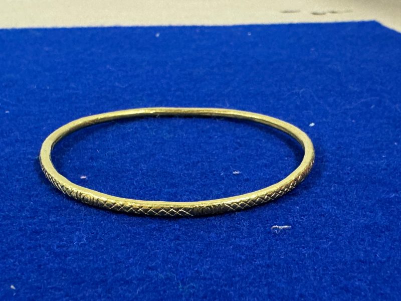 金質鑲白玉向日葵紋髮簪和金質網格紋鐲各一對 - 图3