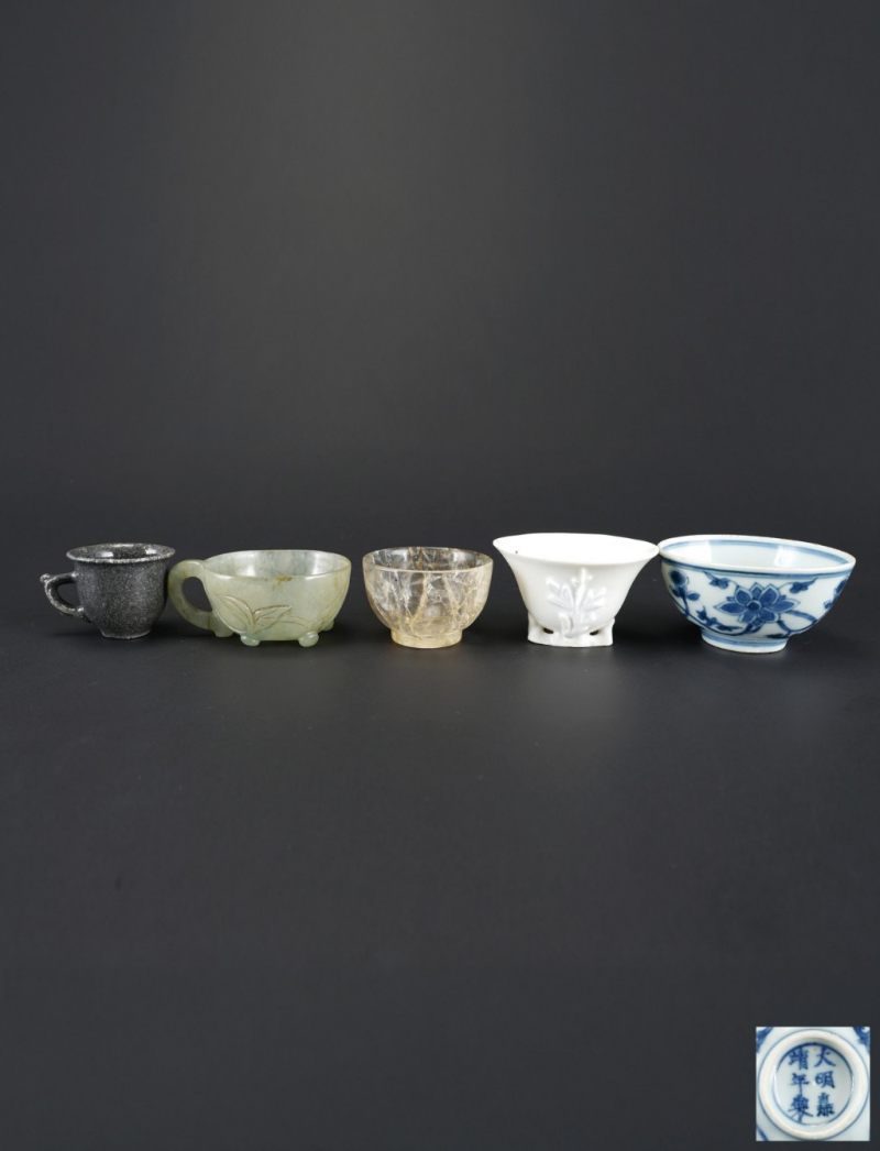    清 水晶、青花、玉、白瓷杯五件