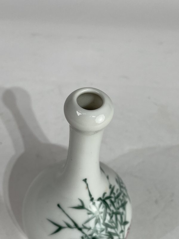 民国 法琅彩花卉纹蒜头瓶 - 图5