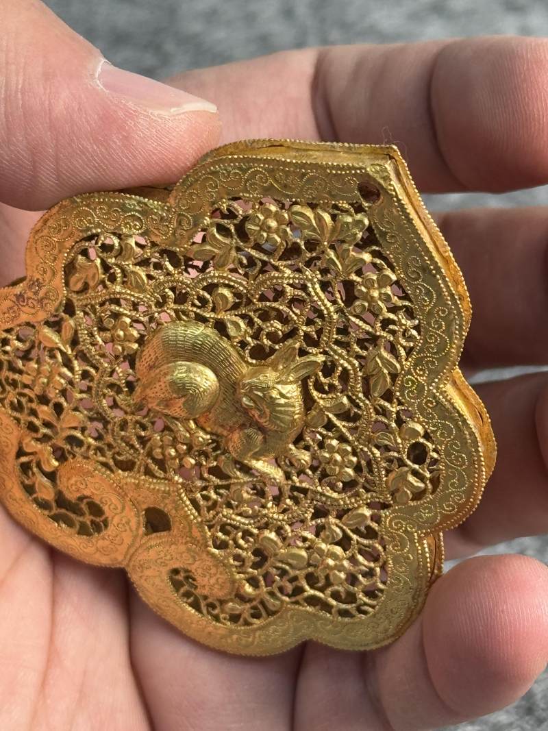 明 金質鏤空兔紋香囊 - 图8