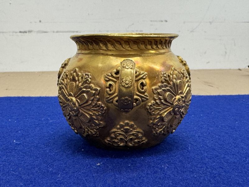 金質寶相花執壺和金質杯一套七件帶原配銅三足承盤 - 图23