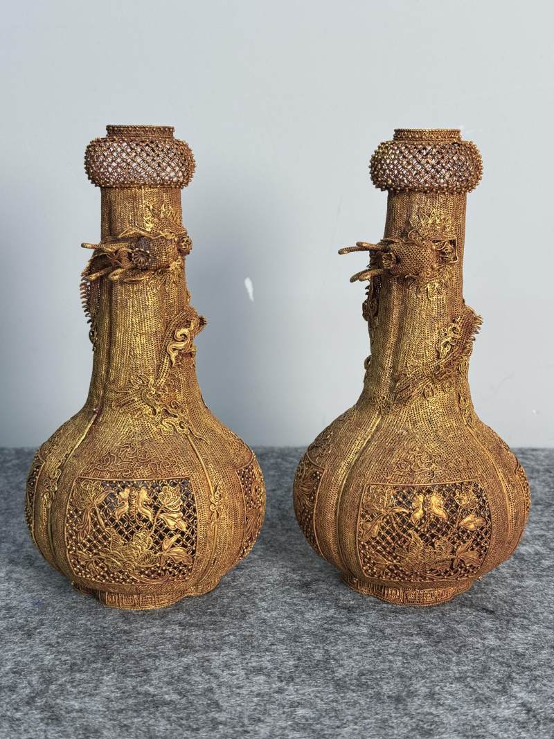 金纍絲龍紋瓶一對 - 图2