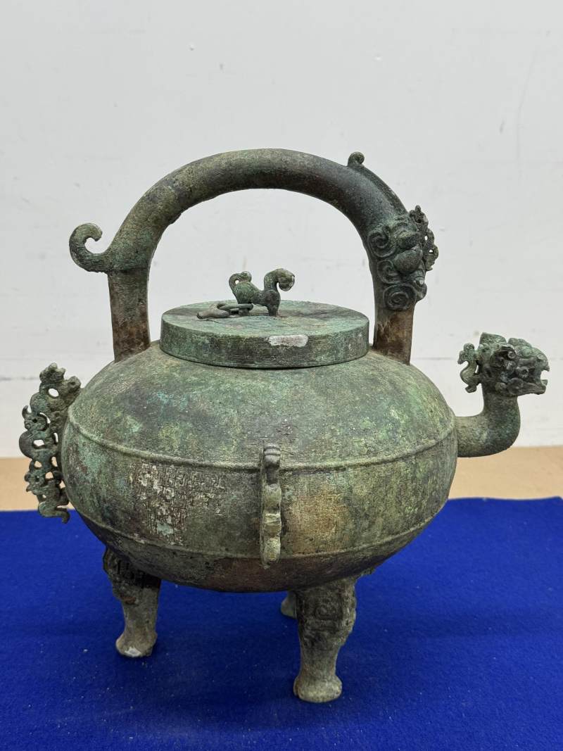 青銅龍首三足提梁盉 - 图7