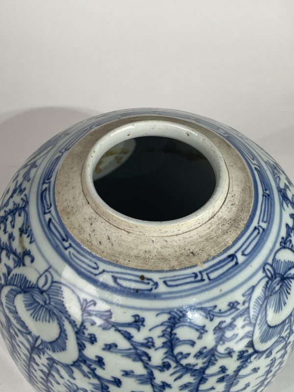 清晚期 青花缠枝花卉纹罐 - 图5