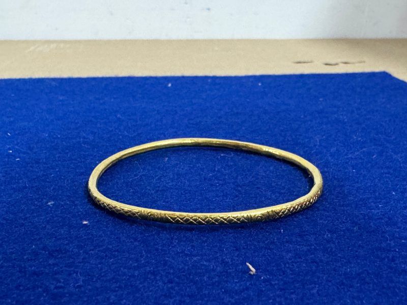 金質鑲白玉向日葵紋髮簪和金質網格紋鐲各一對 - 图6