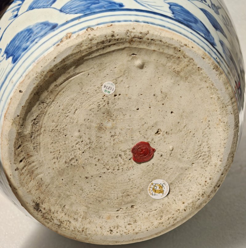 明嘉靖 青花莲池鸳鸯图大罐 - 图10