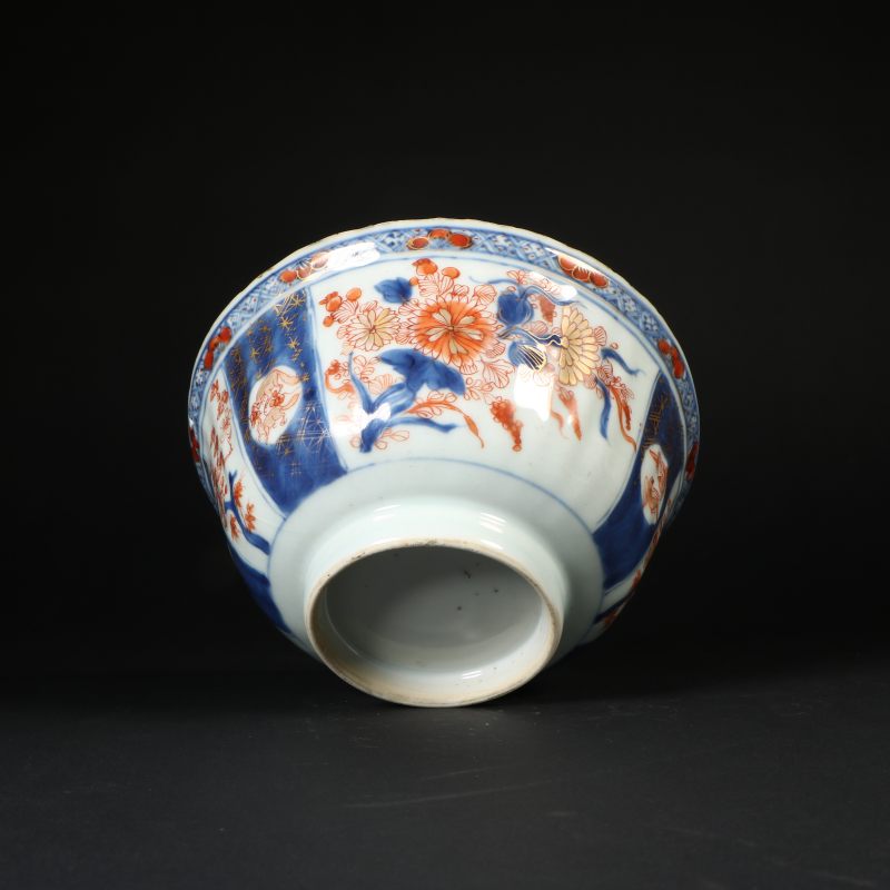 清康熙 青花矾红描金花卉瓜棱碗（有冲有磕） - 图6