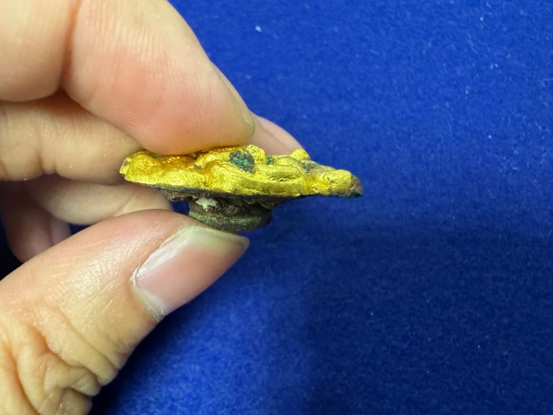 金質鴨嘴形帶鉤和包金螭龍紋帶飾各一件 - 图5
