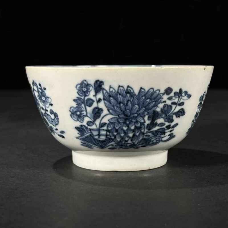 清乾隆 青花花卉碗 - 图2
