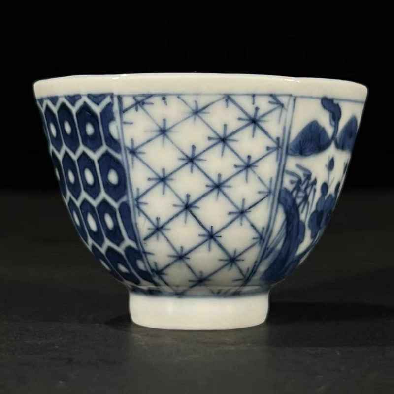 清道光 青花人物诗文杯 - 图5