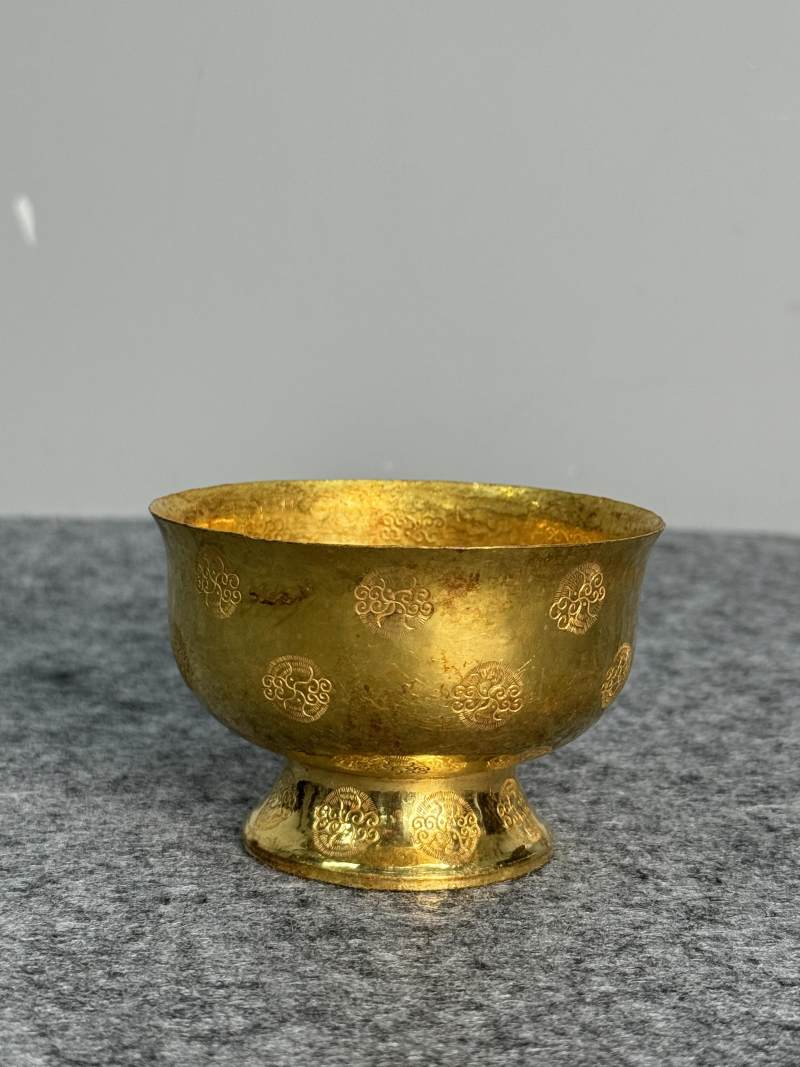 金質陰刻雙鳳花卉紋高足杯 - 图3