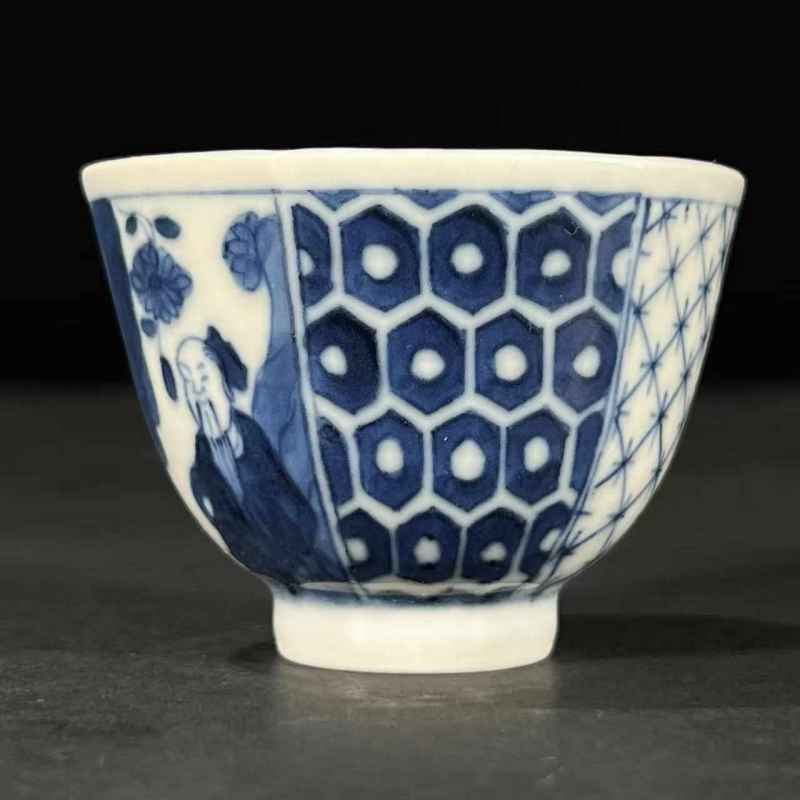 清道光 青花人物诗文杯 - 图6