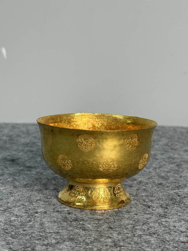 金質陰刻雙鳳花卉紋高足杯 - 图5