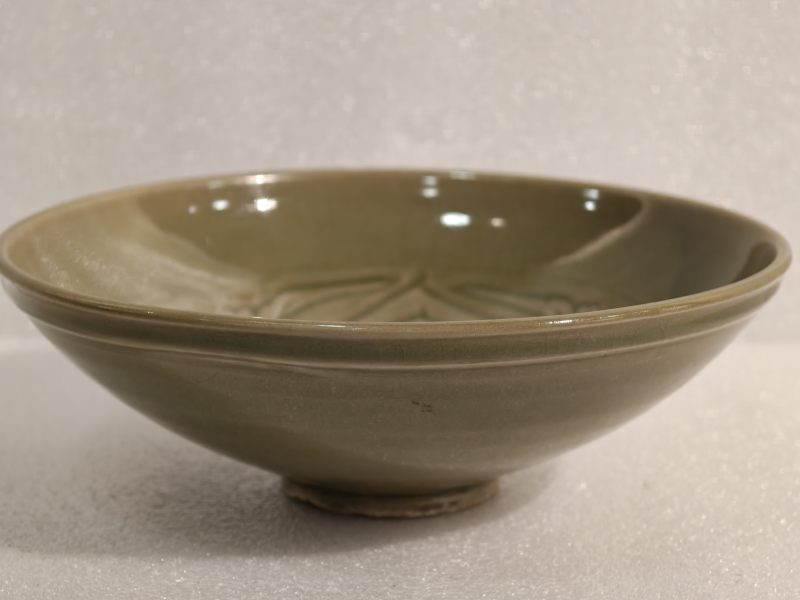 宋 耀州窑青釉刻莲荷纹碗一对 - 图15