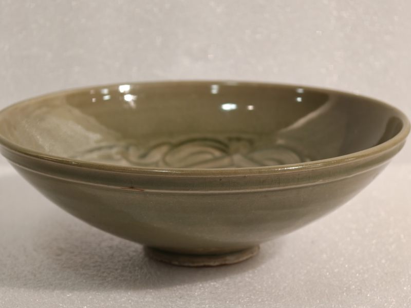 宋 耀州窑青釉刻莲荷纹碗一对 - 图16