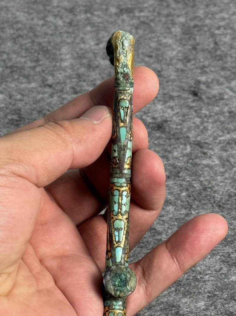 銅鎏金嵌綠松石獸首帶鉤 - 图10
