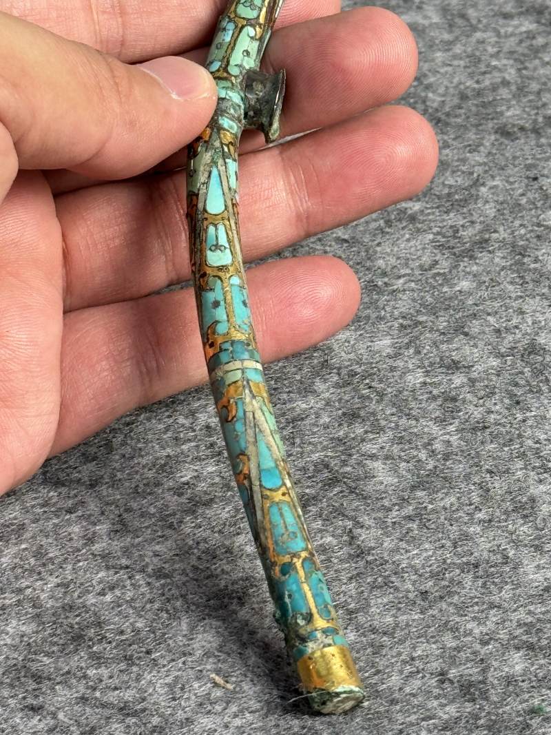 銅鎏金嵌綠松石獸首帶鉤 - 图11