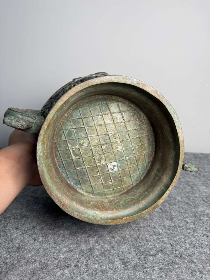 青銅獸面紋簋 - 图13