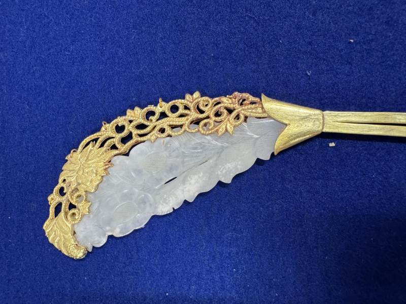 金質鑲白玉向日葵紋髮簪和金質網格紋鐲各一對 - 图15