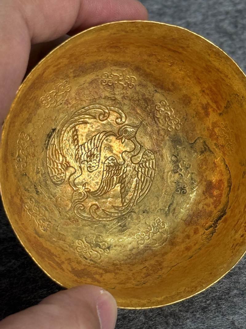 金質陰刻雙鳳花卉紋高足杯 - 图8