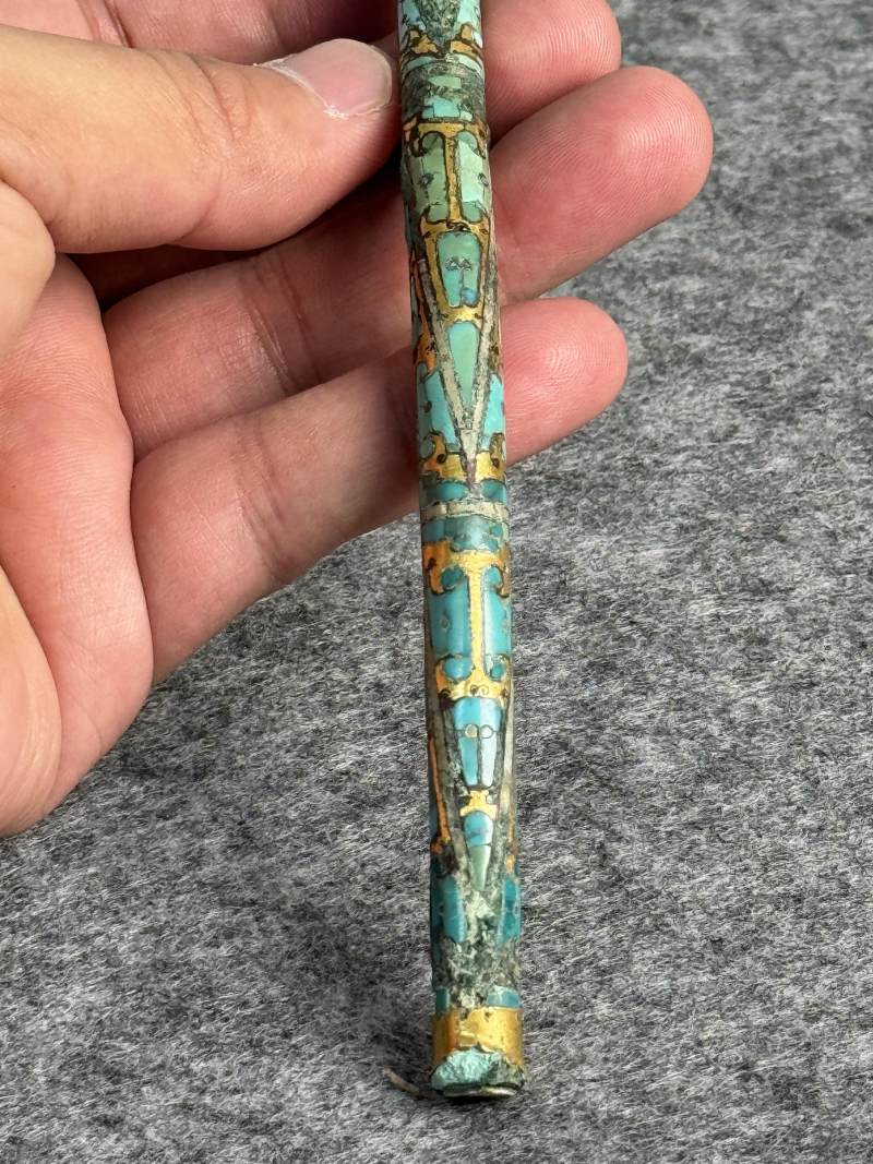 銅鎏金嵌綠松石獸首帶鉤 - 图12