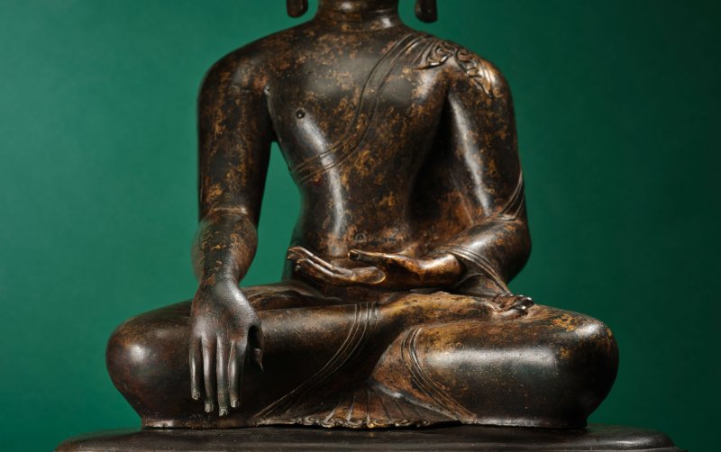 藏中 十二/十三世紀 釋迦牟尼銅像 | A LARGE COPPER ALLOY FIGURE OF SHAKYAMUNI BUDDHA - 图8