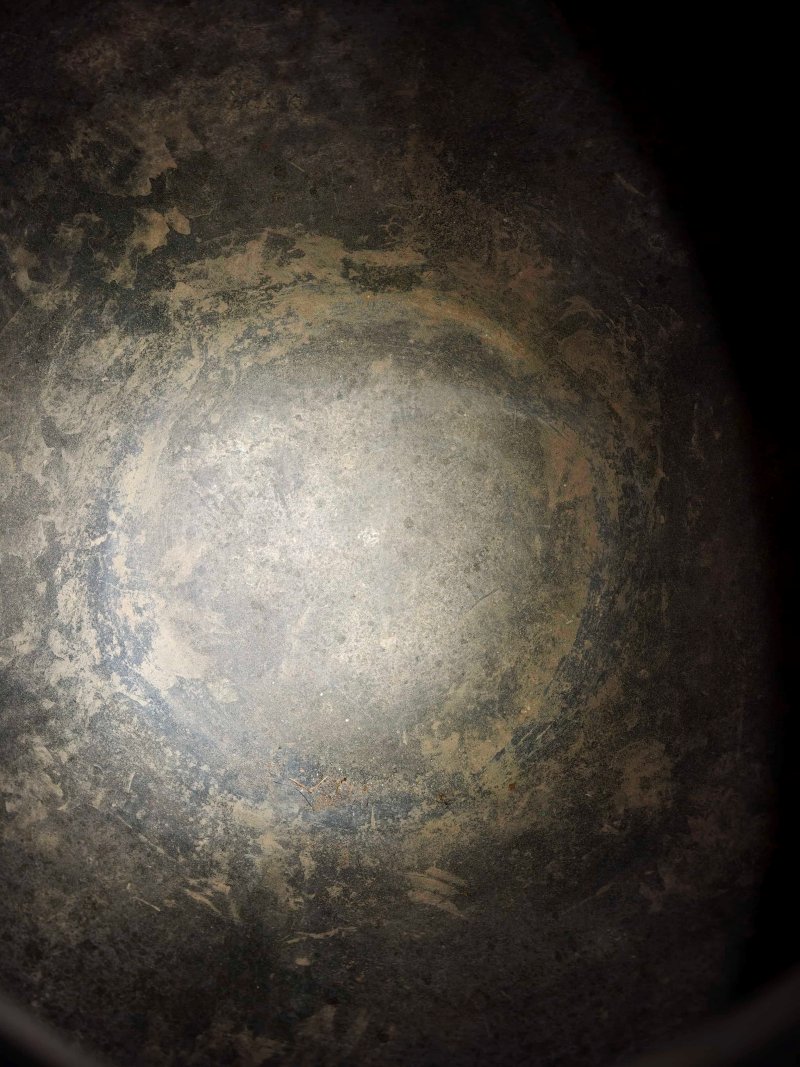 西汉 黑陶嵌青铜泡钉双耳壶 - 图19