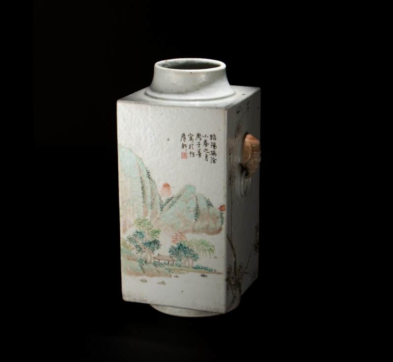    清光绪 周子善绘浅绛彩山水花鸟纹象耳琮式瓶