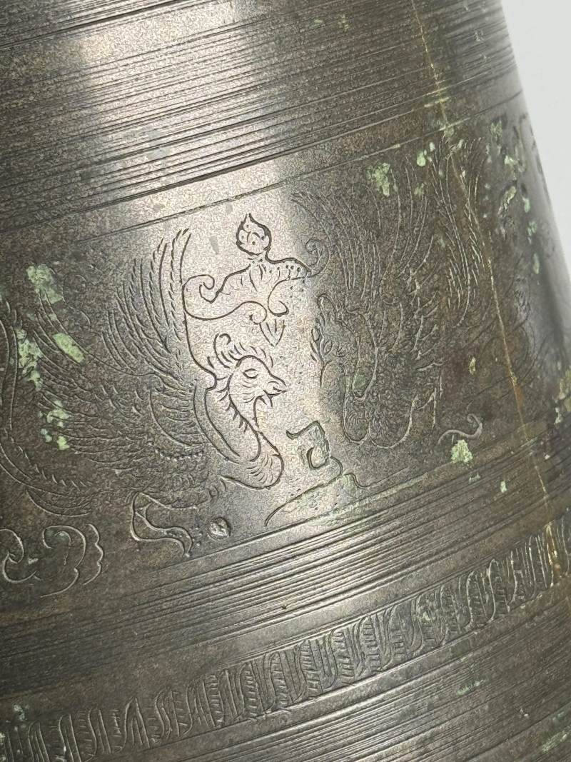 青銅鳳鳥人物紋經筒 - 图20