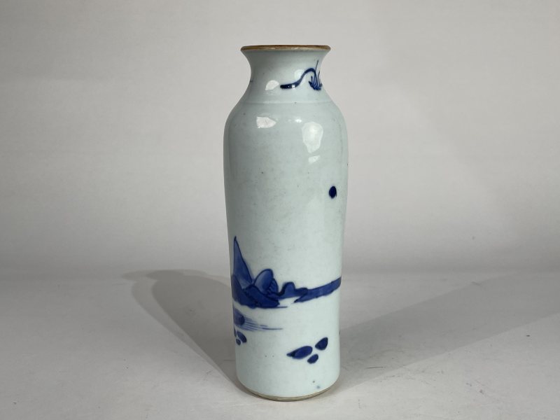 清顺治 青花山水纹筒瓶 - 图3