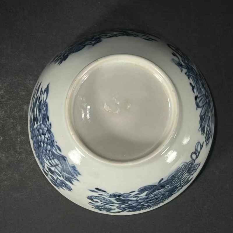 清乾隆 青花花卉碗 - 图9