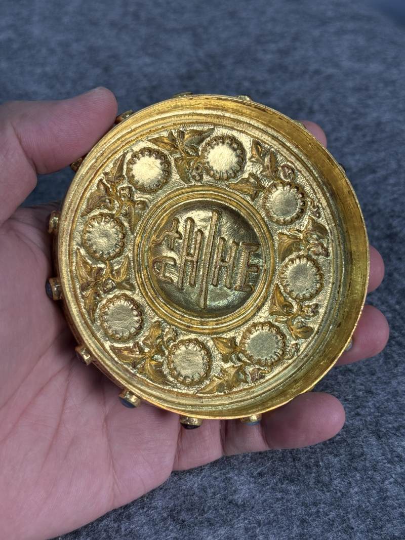 明 金質嵌寶石壽字花卉紋蓋盒 - 图6