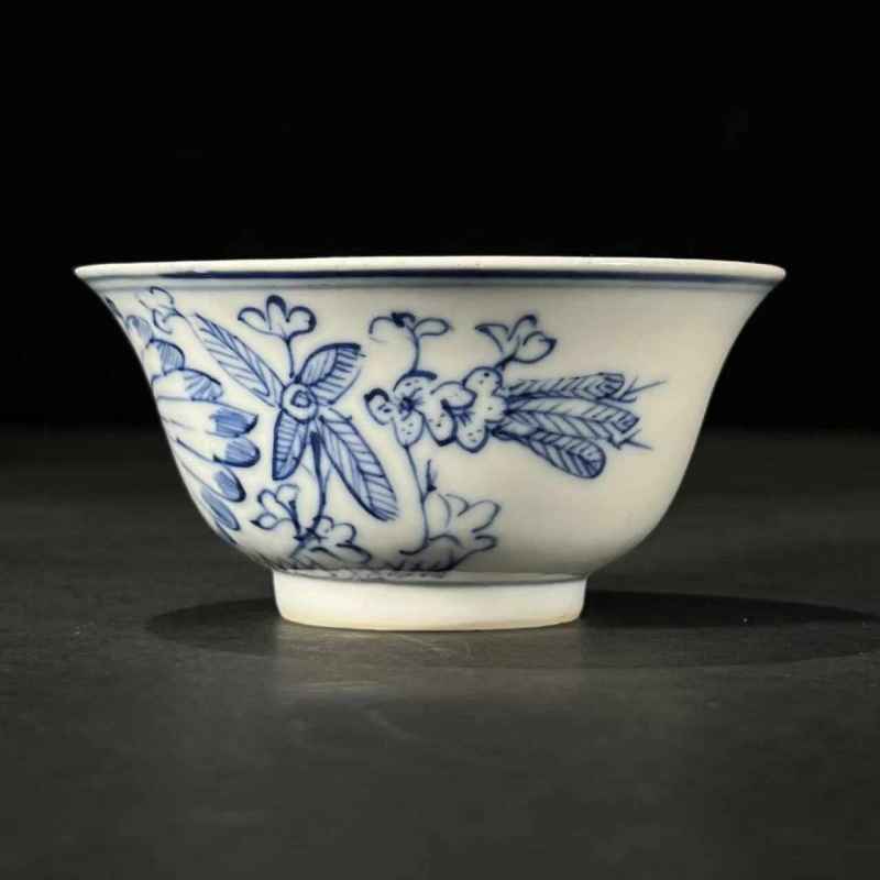 清道光 青花花卉纹压手杯