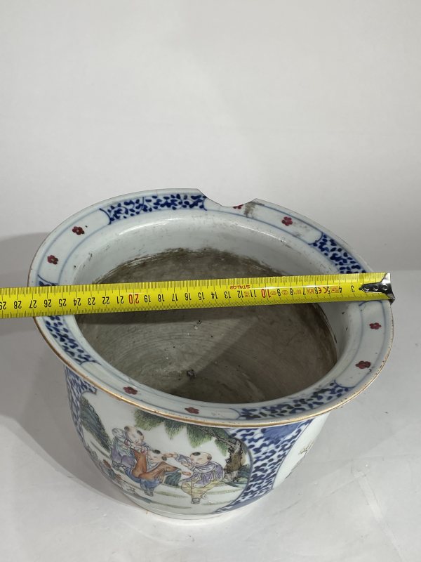 民国 青花开光粉彩人物纹花盆 - 图10