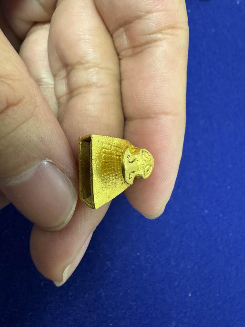 金質鴨嘴形帶鉤和包金螭龍紋帶飾各一件 - 图11