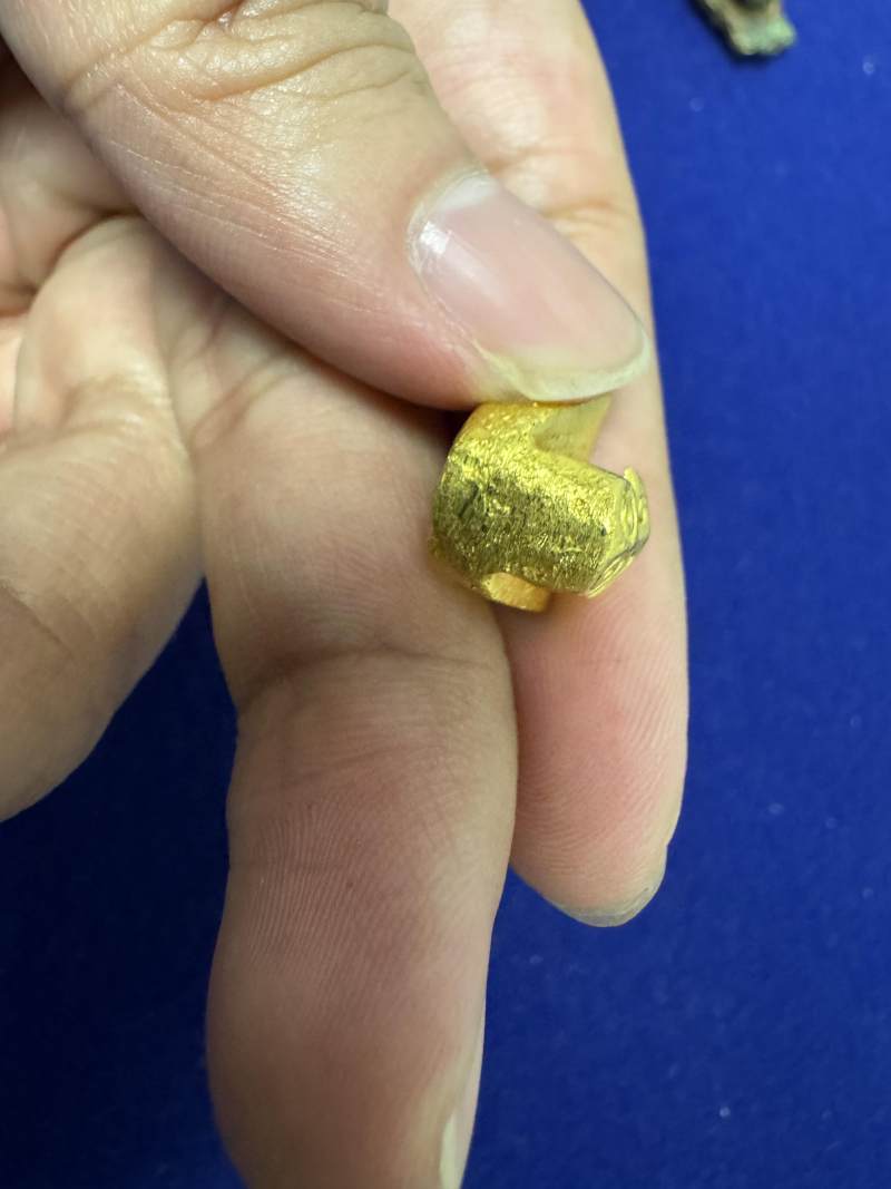 金質鴨嘴形帶鉤和包金螭龍紋帶飾各一件 - 图13