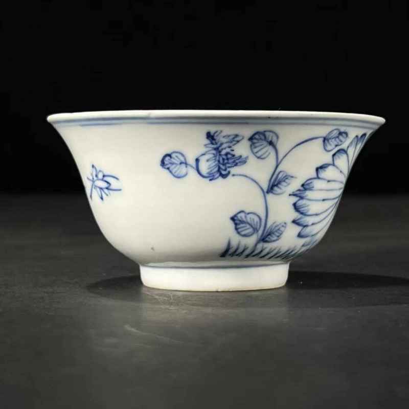 清道光 青花花卉纹压手杯 - 图3