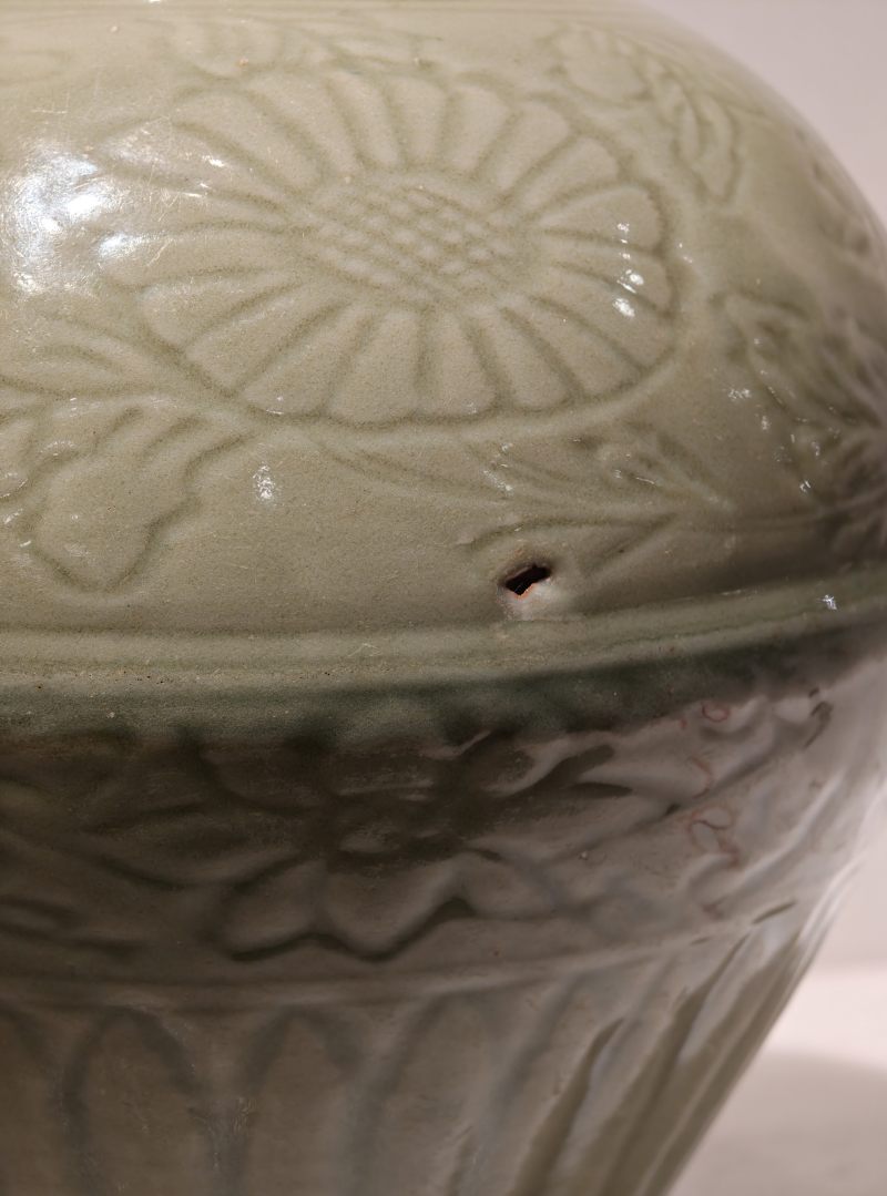 元 龙泉窑青釉刻缠枝花卉纹罐及木盖 - 图9