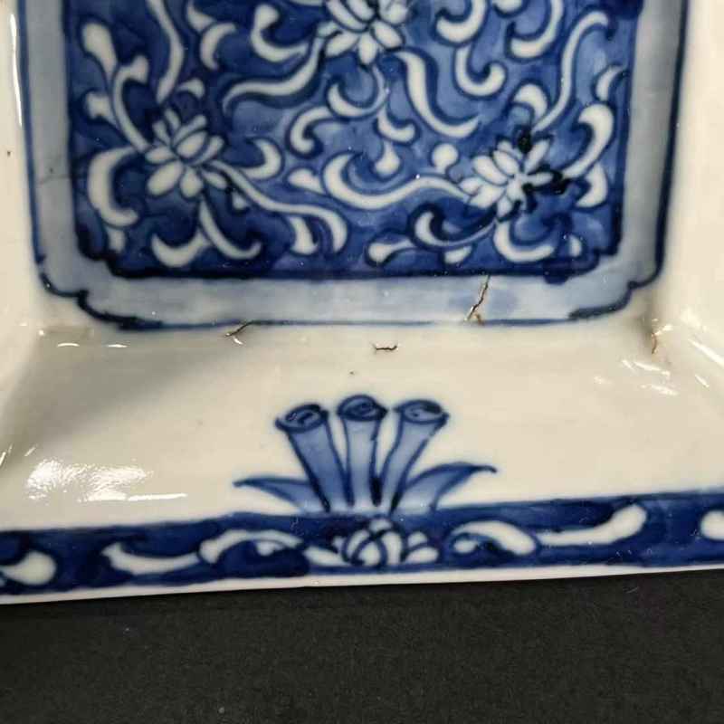 清乾隆 青花花卉方盘 - 图4