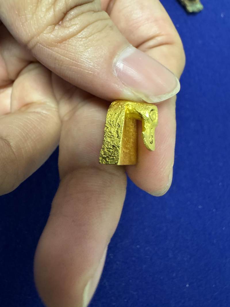 金質鴨嘴形帶鉤和包金螭龍紋帶飾各一件 - 图14