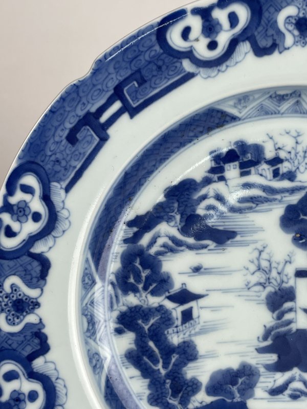 解放后 青花山水纹盘 - 图3