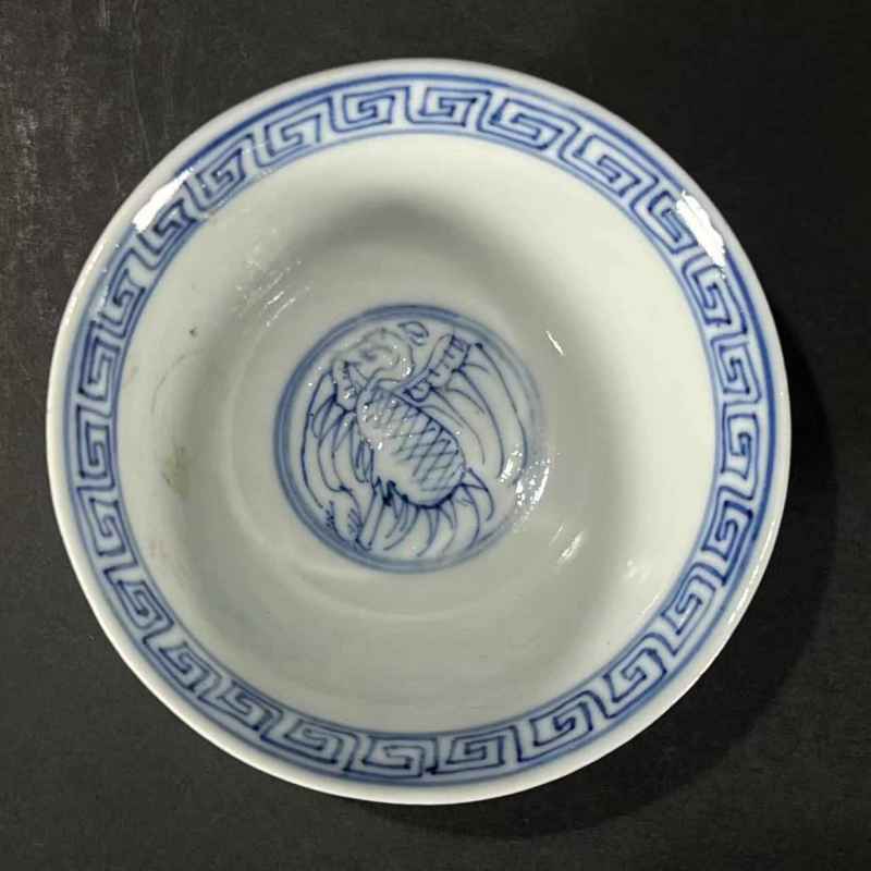 清道光 青花花卉纹压手杯 - 图6