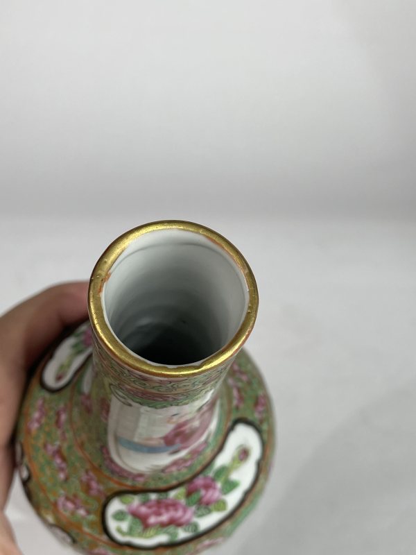 清晚期 广彩人物纹棒槌瓶 - 图7