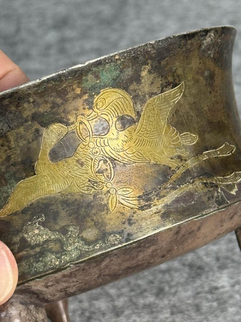 銀鎏金花鳥紋三足蓋碗 - 图15
