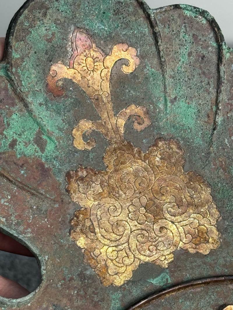 銅局部鎏金朱雀花卉形供盤 - 图6