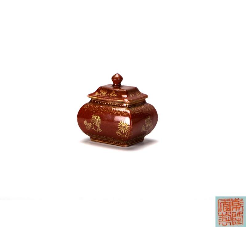    清乾隆 紫金地描金花卉纹带盖水丞