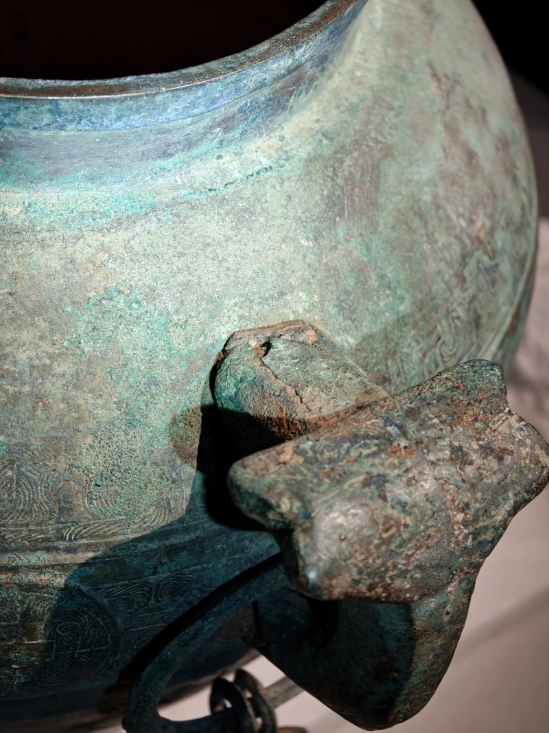 春秋 蟠虺纹青铜盥缶 - 图12