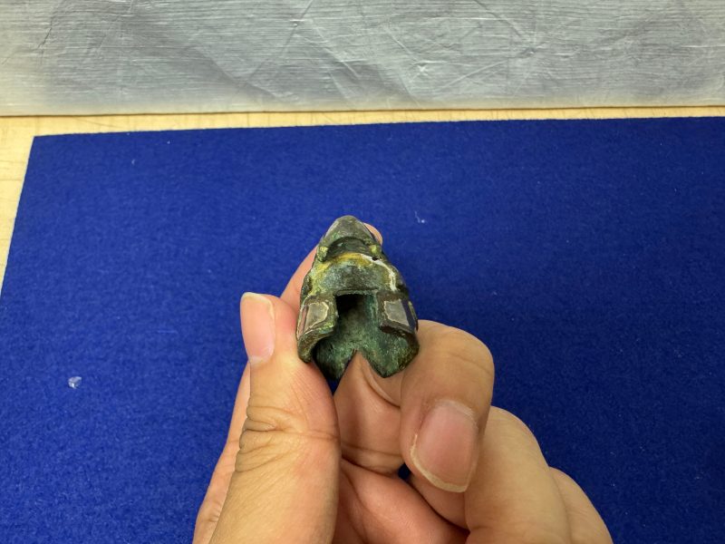 銅錯金銀嵌綠松石朱雀戈帽 - 图5
