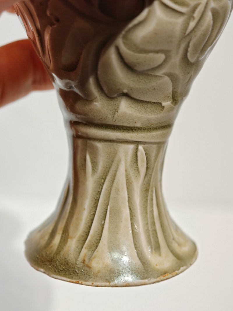 北宋 耀州窑青釉剔花牡丹纹净瓶 - 图18